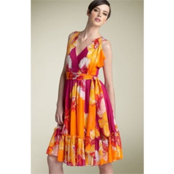 Diane Von Furstenberg Dresses & Skirts - Diane von Furstenberg Rewa Wrap Dress Size 8 Silk